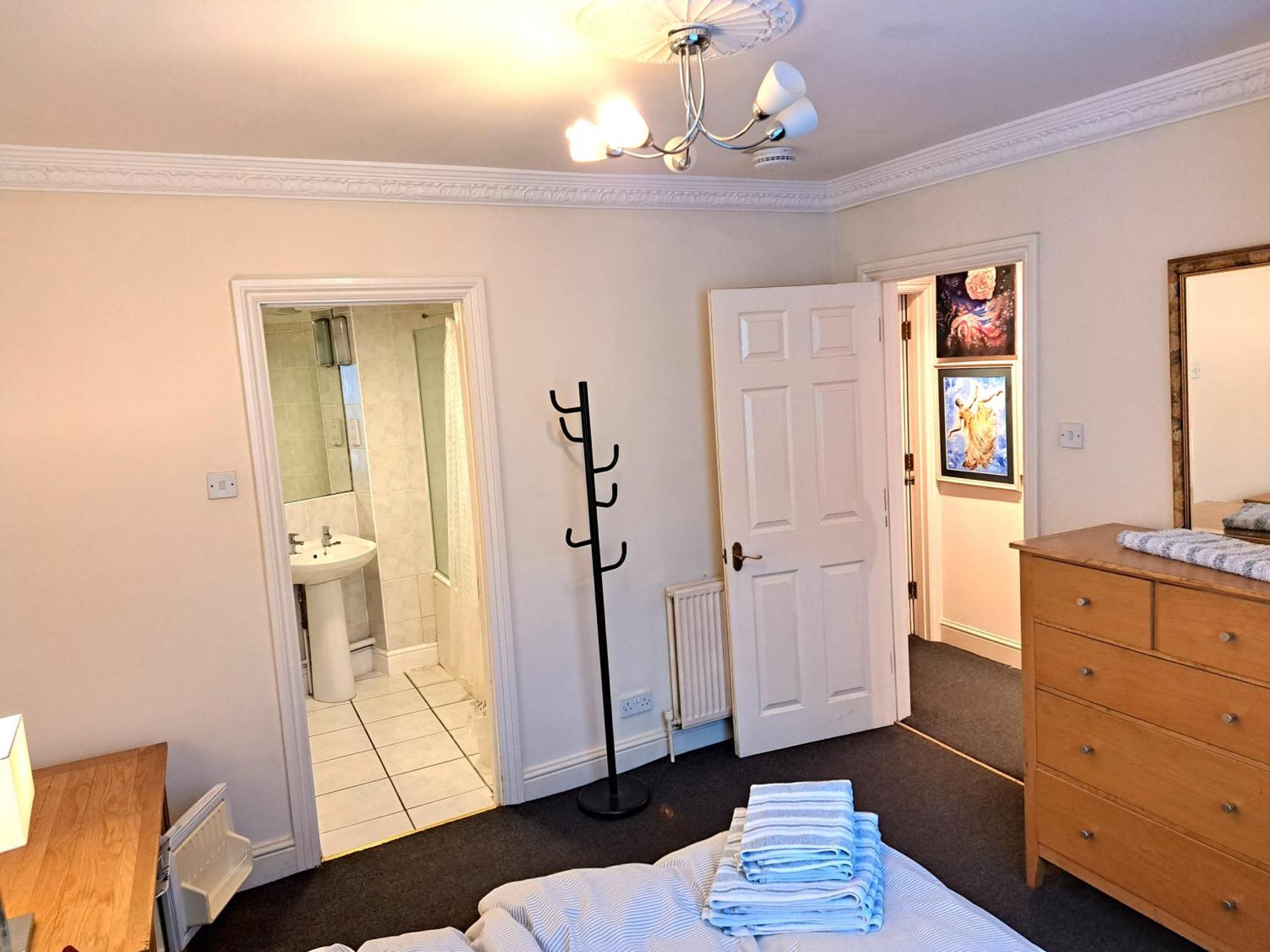 Double Room With Private Bathroom In Flat London Centre Экстерьер фото