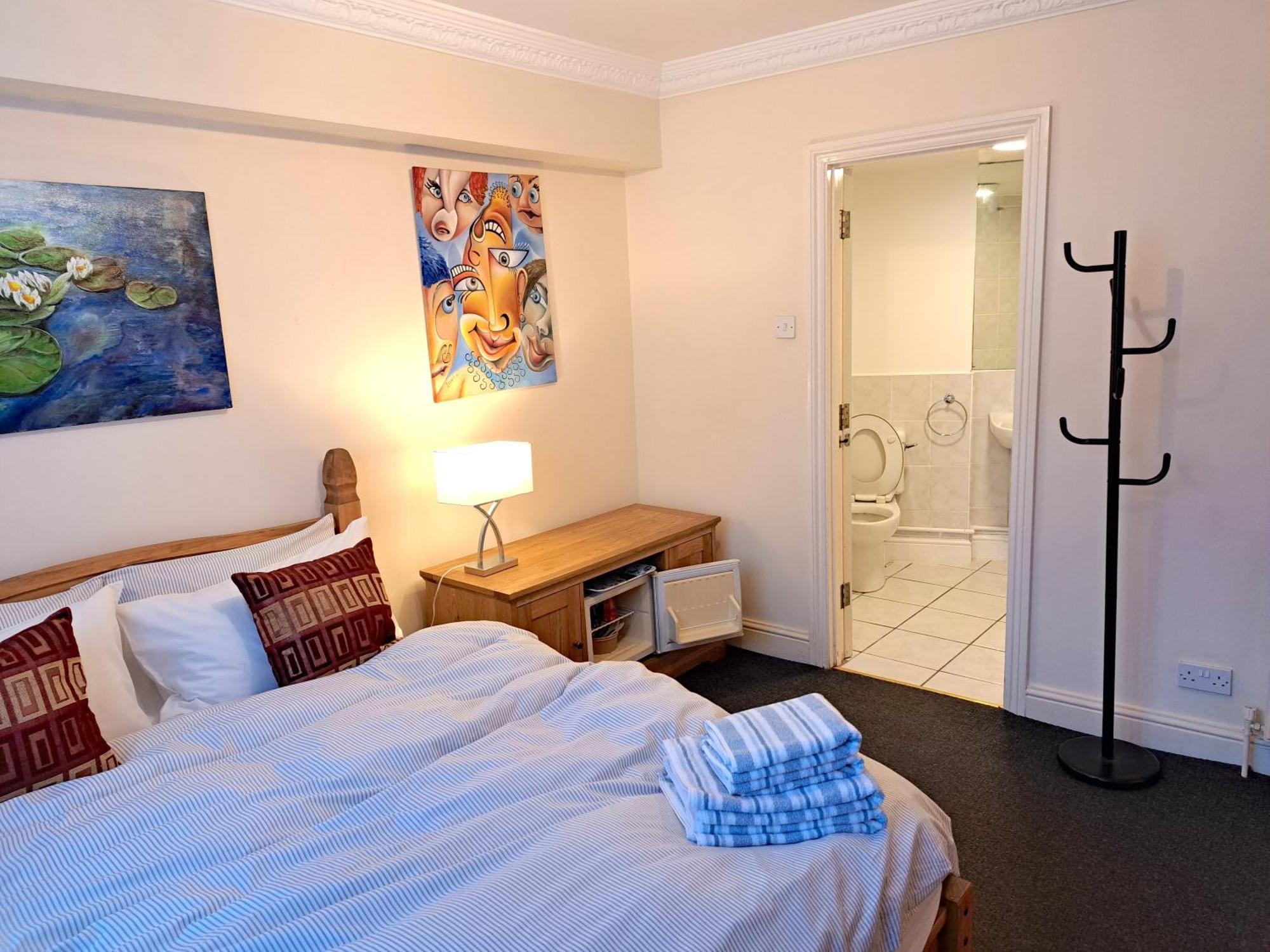Double Room With Private Bathroom In Flat London Centre Экстерьер фото